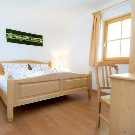 Farm stay Pschoalhof Lana
