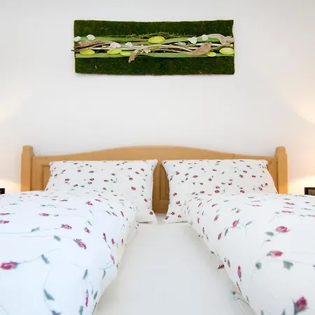 Farm stay Pschoalhof Lana